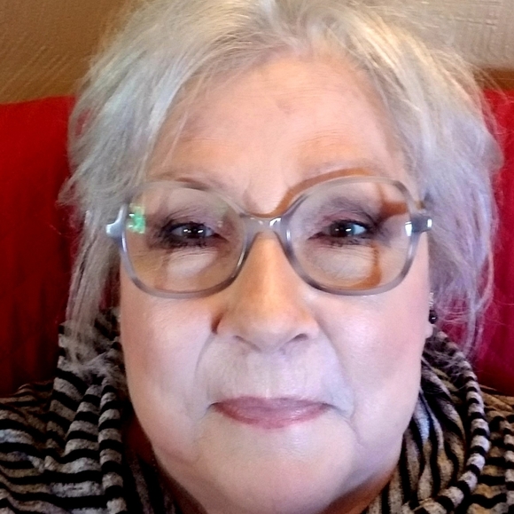 Meet your Posher, Rhonda - Picture 3 of 3